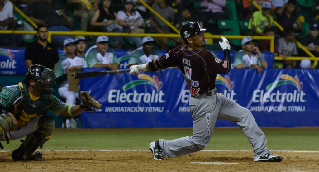 DEJAN EN EL TERRENO A TOMATEROS