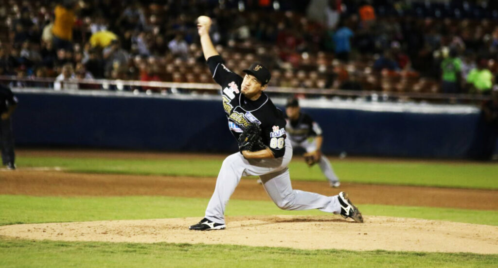 LANZA IGARASHI JOYA DE PITCHEO