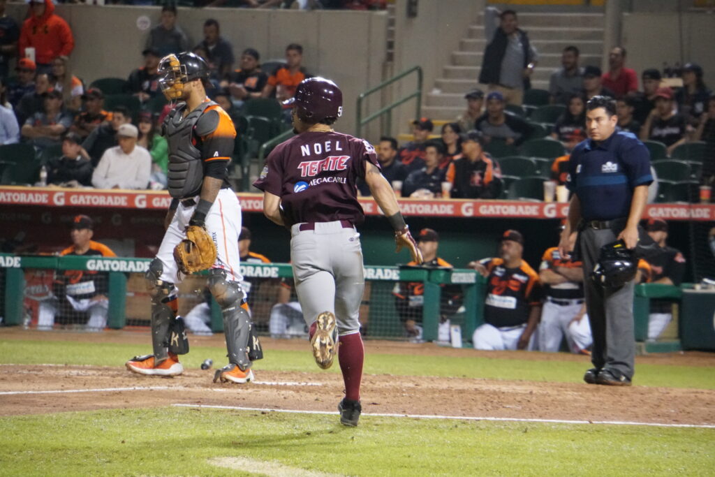 TOMATEROS ASEGURA SERIE EN EXTRA INNINGS