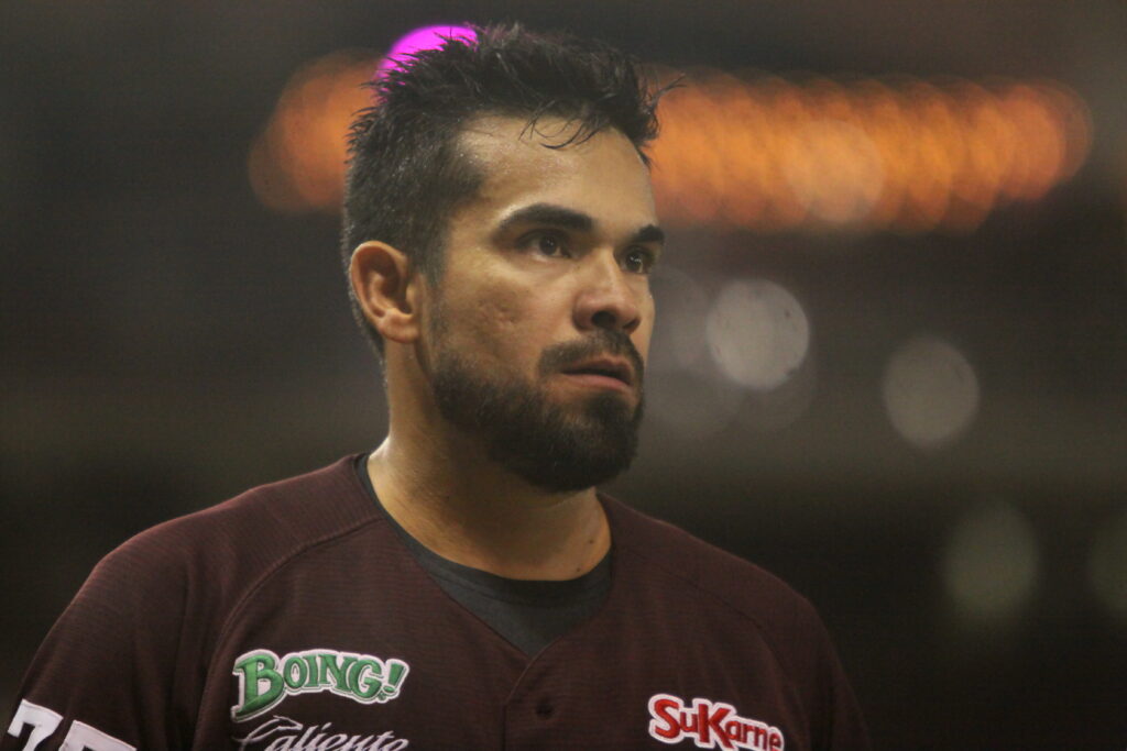 MAXWELL LEÓN DEFINE TRIUNFO GUINDA