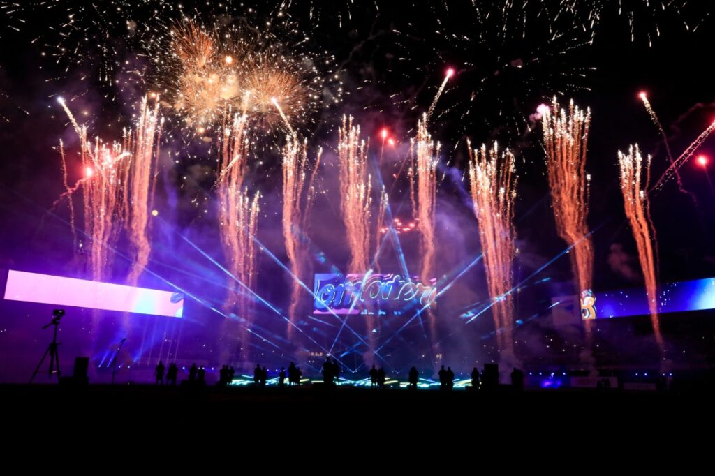 IMPONENTE VICTORIA DE TOMATEROS EN FIESTA INAUGURAL