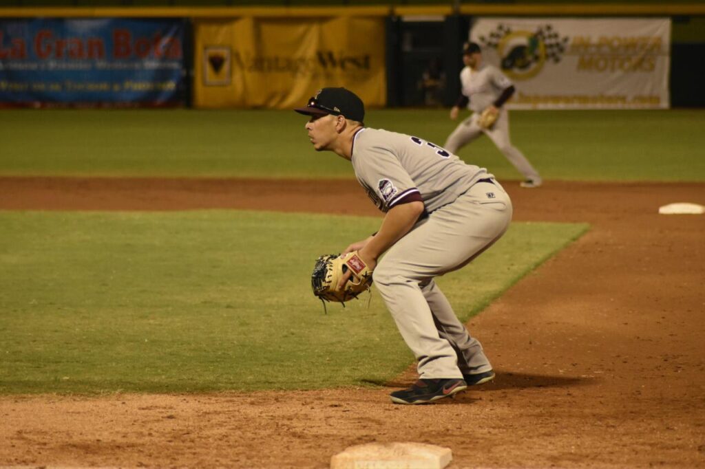 BRILLA LA OFENSIVA Y TOMATEROS DERROTA A YAQUIS