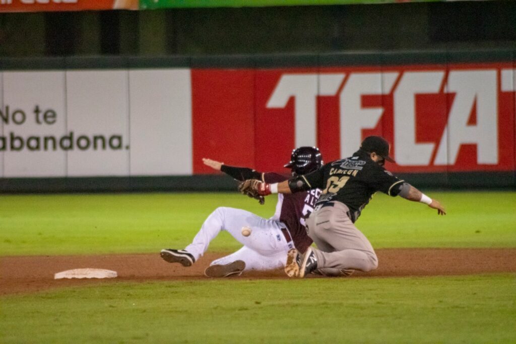 SE ESCAPA LA SERIE EN TREMENDO DUELO DE PITCHEO