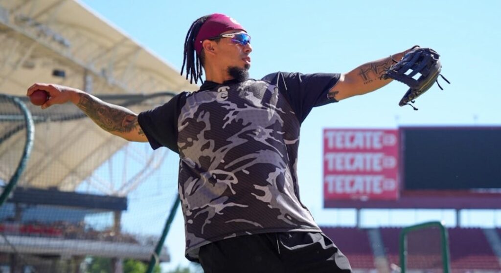 TOMATEROS ENTRENA ANTES DE ENFRENTAR A VENADOS; LLEGA ELIZALDE