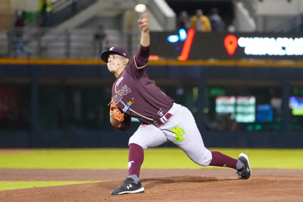 PITCHEO DE ESTRADA Y DOS RALLYS OFENSIVOS LE DAN SERIE A TOMATEROS