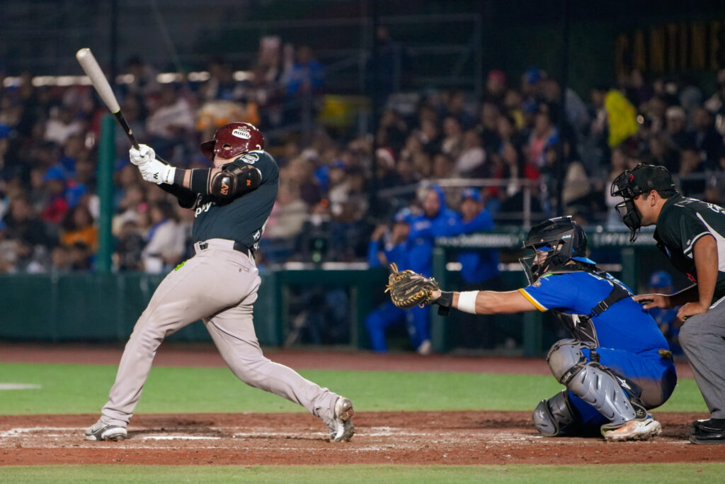 LOS JALISCIENSES SE LLEVAN EL TERCERO DE LA SERIE