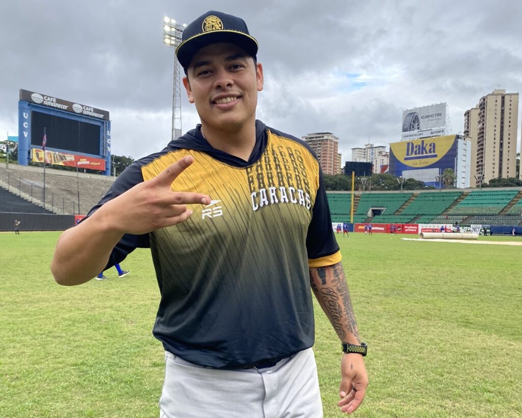 SUMA GUTIÉRREZ UN CERO MÁS CON LEONES DEL CARACAS