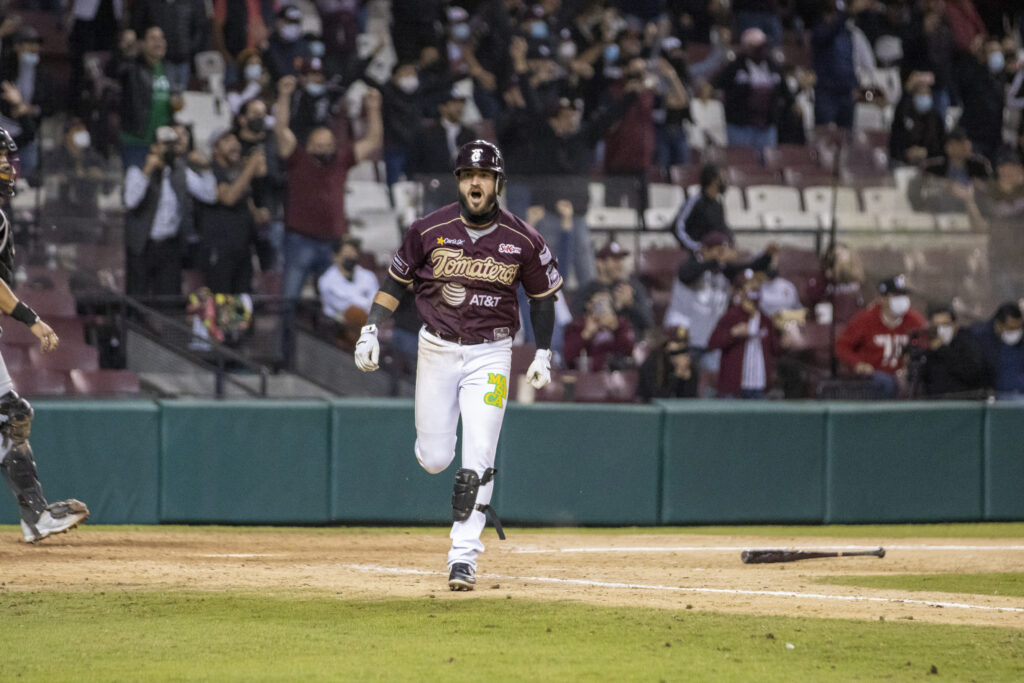 REGRESA MICHAEL WING A TOMATEROS