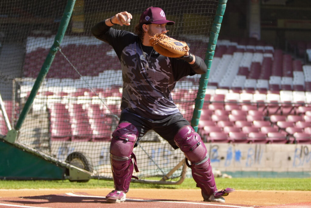 LA NOVIA DEL BÉISBOL: PROFUNDIDAD EN LA RECEPTORÍA